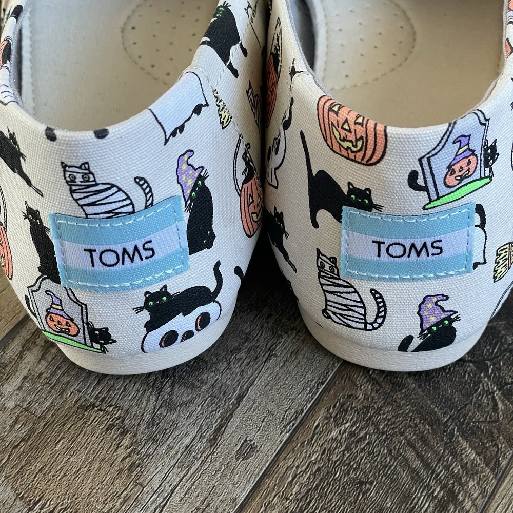 Toms Women's Belmont Natural Halloween Cats Slip On Size 8 Canvas Skeleton NWT - Picture 3 of 9